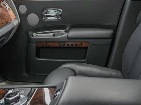 Certified 2016 Rolls-Royce Ghost Extended Wheelbase image 38