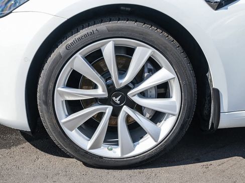 Used 2018 Tesla Model 3 Long Range image 9