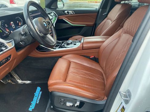 Used 2023 BMW X7 M60i w/ Executive Package image 44