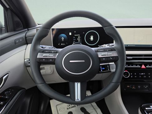 New 2026 Hyundai Tucson Limited FWD image 19