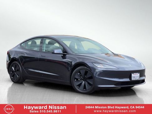 Used 2024 Tesla Model 3 Standard Range RWD image 1