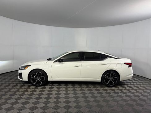 Used 2026 Nissan Altima 2.5 SR FWD image 11