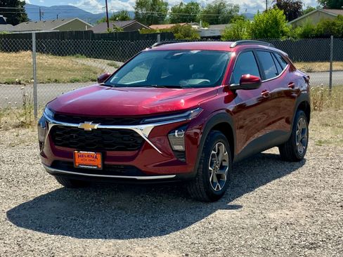 New 2025 Chevrolet Trax LT w/ Driver Confidence Package image 1
