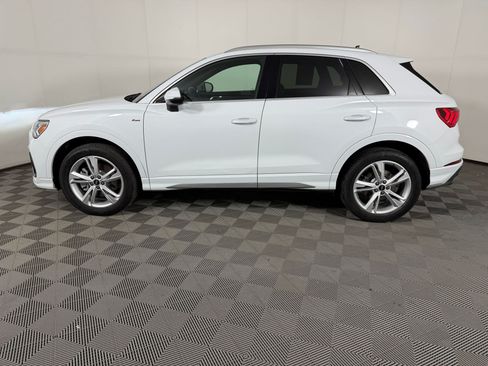 Used 2023 Audi Q3 2.0T Premium w/ Convenience Package AWD/4WD image 2
