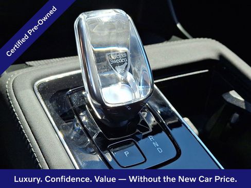Certified 2025 Volvo XC90 B6 Plus AWD/4WD image 17
