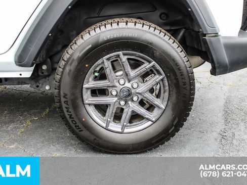 Used 2025 Jeep Wrangler Unlimited Sport AWD/4WD image 15