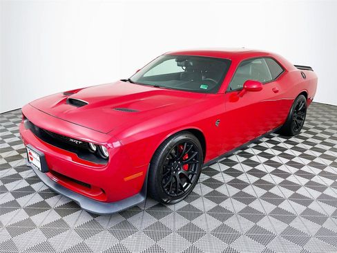 Used 2015 Dodge Challenger SRT Hellcat RWD image 3