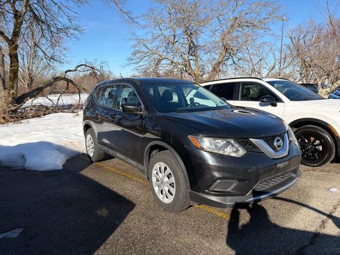 Used 2016 Nissan Rogue S image 4