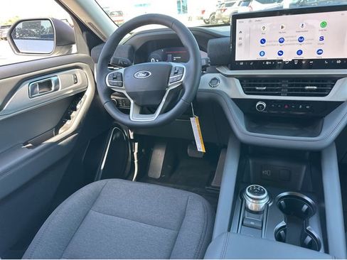 New 2026 Ford Explorer Active RWD image 13