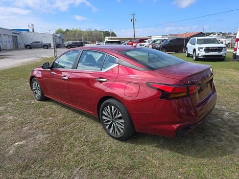 Used 2025 Nissan Altima 2.5 SV image 3