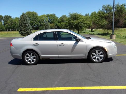 Used 2010 Mercury Milan Premier FWD image 2