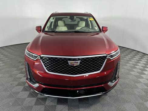 Used 2025 Cadillac XT6 Premium Luxury w/ Technology Package AWD/4WD image 3