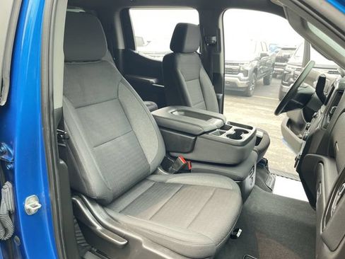 Certified 2022 Chevrolet Silverado 1500 Custom Trail Boss w/ LPO, Dark Essentials Package AWD/4WD image 26