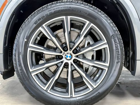 Used 2025 BMW X5 xDrive40i w/ M Sport Package AWD/4WD image 27