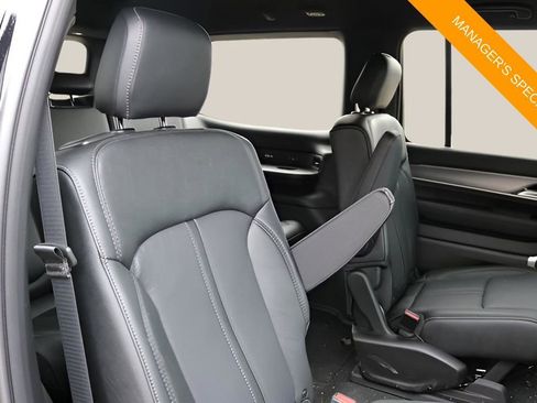 New 2026 Jeep Grand Wagoneer Limited AWD/4WD image 18