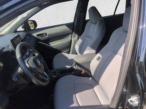 Used 2025 Toyota Corolla Cross SE w/ Moonroof Package image 17