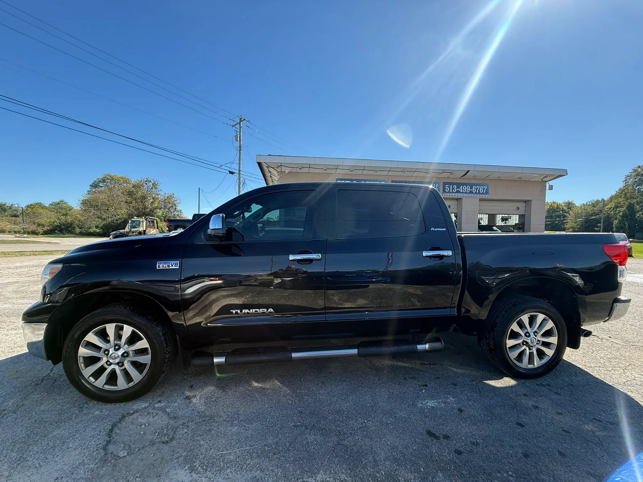 Used 2012 Toyota Tundra Limited w/ Platinum Pkg AWD/4WD image 9