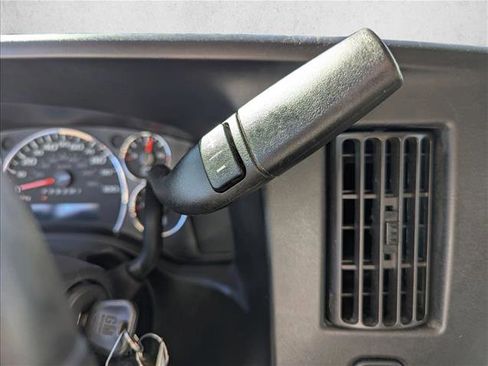 Used 2018 Chevrolet Express 2500 w/ Driver Convenience Package image 12