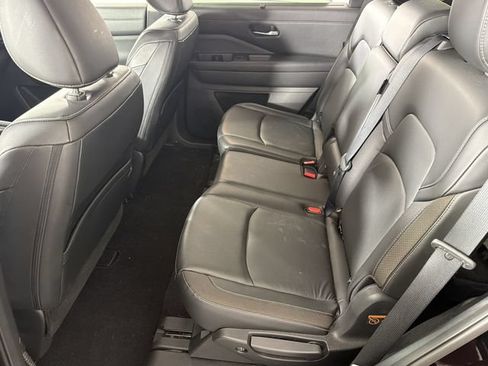 Used 2023 Nissan Pathfinder SL w/ Lighting Package (N92) FWD image 19