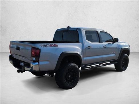 Used 2019 Toyota Tacoma TRD Off-Road image 5