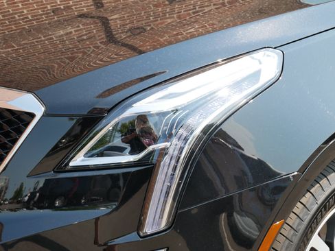 Used 2024 Cadillac XT5 Sportv w/ Technology Package AWD/4WD image 5