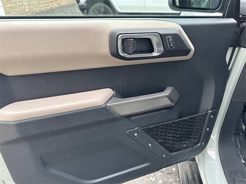 Used 2022 Ford Bronco Wildtrak image 11