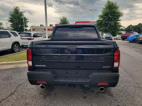 Used 2025 Honda Ridgeline Sport image 4