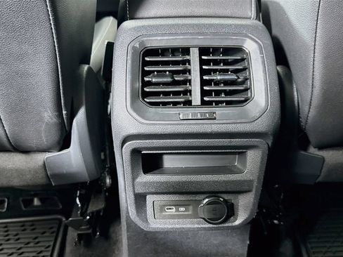 Used 2023 Volkswagen Tiguan SE AWD/4WD image 26