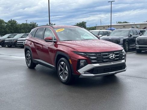 Certified 2025 Hyundai Tucson SEL FWD image 3
