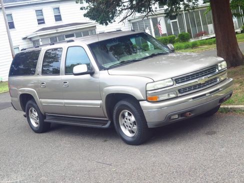 Used 2002 Chevrolet Suburban LT AWD/4WD image 35