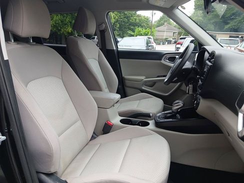 Used 2022 Kia Soul LX w/ Technology Package FWD image 17