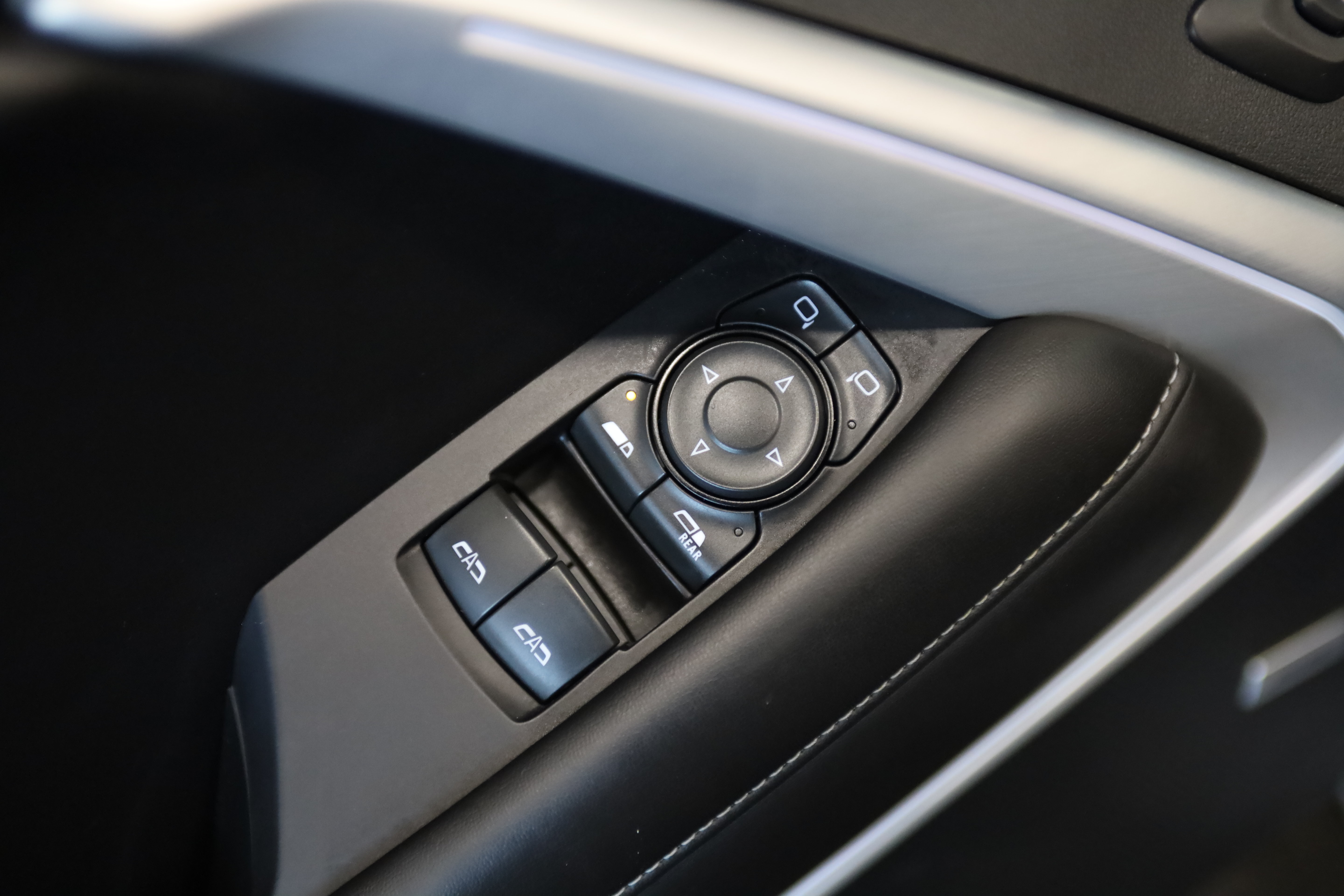 Used 2017 Chevrolet Camaro SS RWD image 18