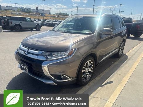 Used 2018 Mitsubishi Outlander AWD image 1