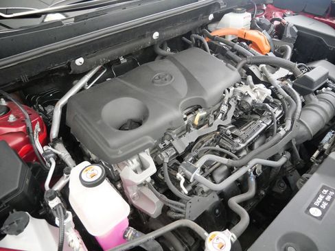 Used 2022 Toyota RAV4 XLE Premium AWD/4WD image 11