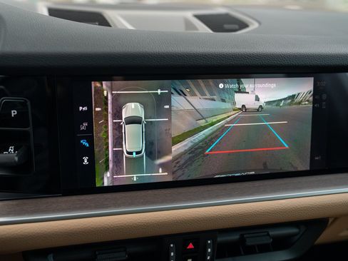 Certified 2026 Porsche Cayenne AWD/4WD image 18