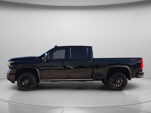 Used 2026 Chevrolet Silverado 2500 LTZ w/ Trail Boss Package AWD/4WD image 2