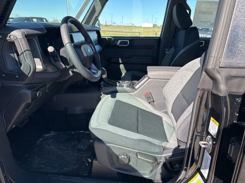 New 2025 Ford Bronco 4-Door image 12