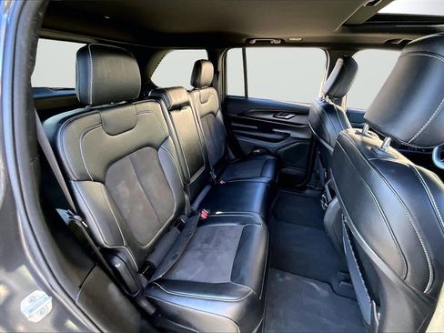 Certified 2023 Jeep Grand Cherokee Altitude image 24