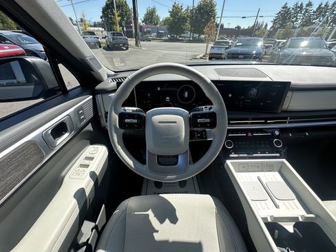 Used 2025 Hyundai Santa Fe Limited image 14