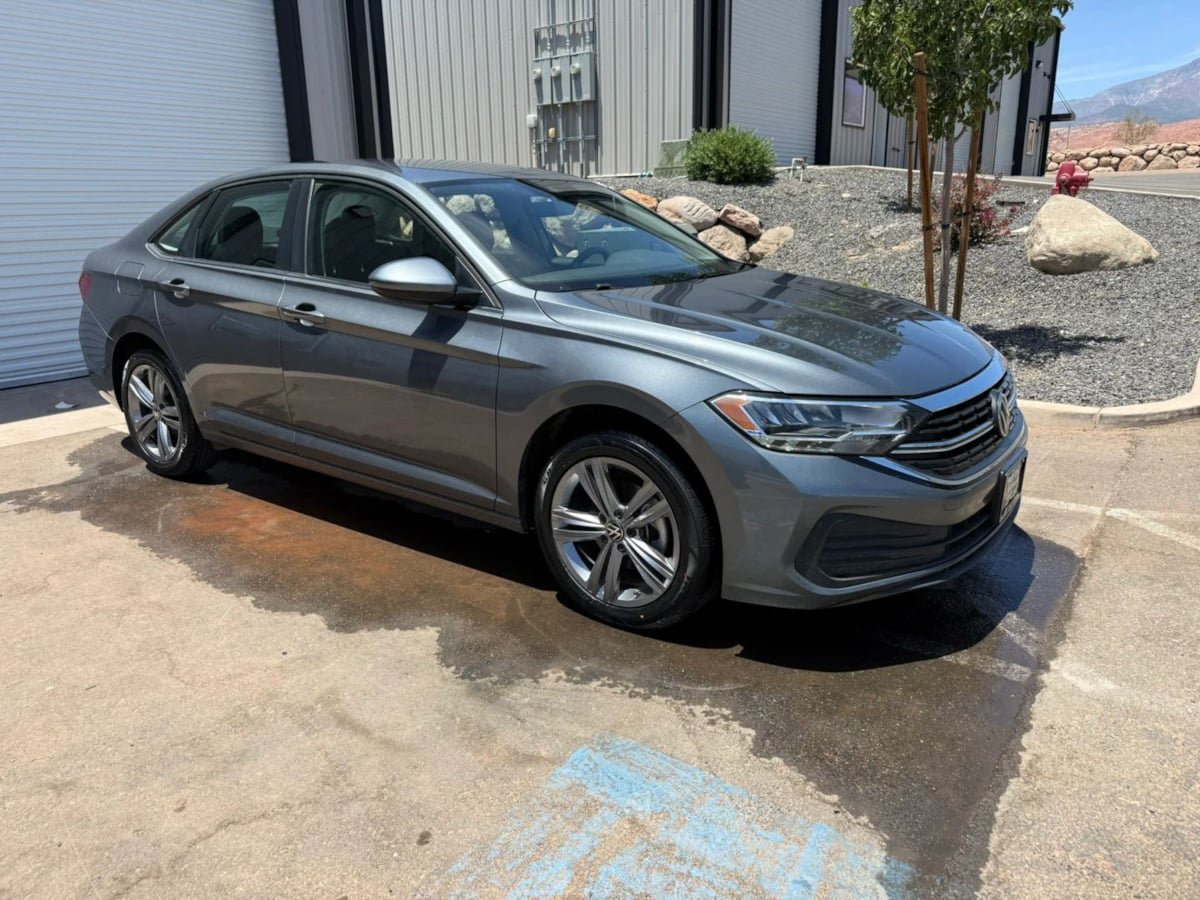Used 2024 Volkswagen Jetta SE FWD image 12