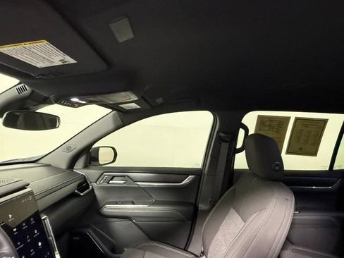 Used 2025 GMC Acadia Elevation FWD image 37