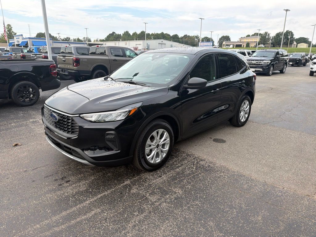 Used 2025 Ford Escape Active FWD image 7