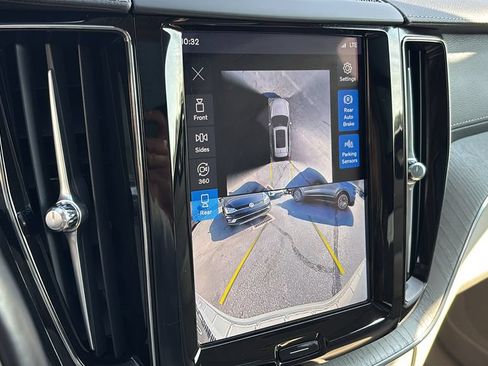 Certified 2025 Volvo XC60 B5 Ultra AWD/4WD image 20