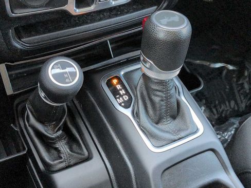 Used 2020 Jeep Wrangler Unlimited Sport S AWD/4WD image 32