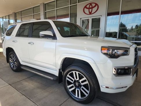 Certified 2022 Toyota 4Runner Limited AWD/4WD image 4