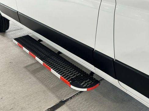 Used 2025 RAM ProMaster 2500 w/ Convenience Group image 21