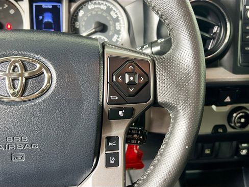 Used 2018 Toyota Tacoma SR5 image 19