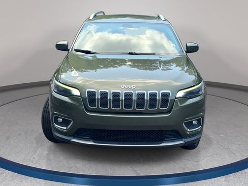 Used 2019 Jeep Cherokee Limited AWD/4WD image 2
