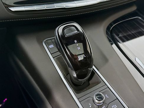 Used 2023 Cadillac Escalade Sport w/ LPO, Illumination Package AWD/4WD image 17