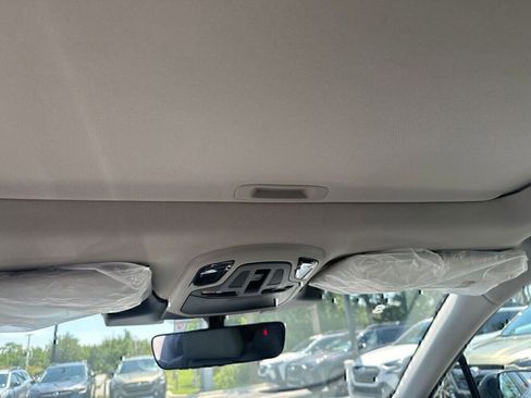 New 2025 Subaru Outback Limited image 9